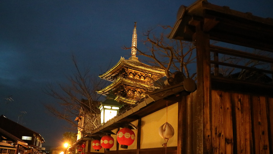 東山花灯路